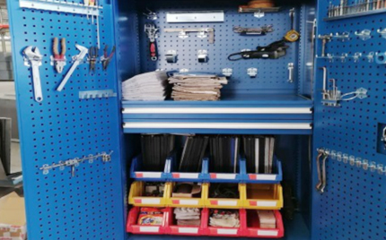 工具柜各物品分类摆放，便于找到，提高工作效率
